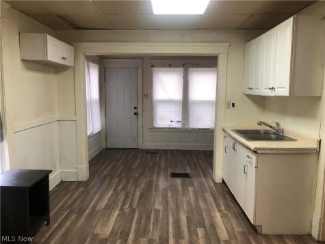 822 Highland Road NE Canton OH 44704