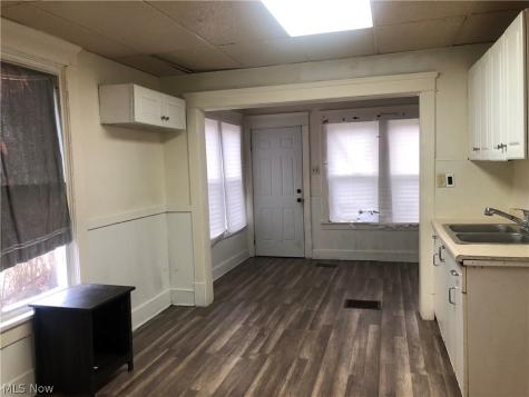 822 Highland Road NE Canton OH 44704