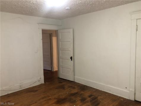 822 Highland Road NE Canton OH 44704