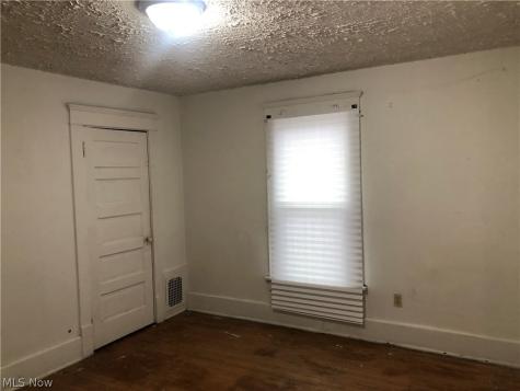 822 Highland Road NE Canton OH 44704