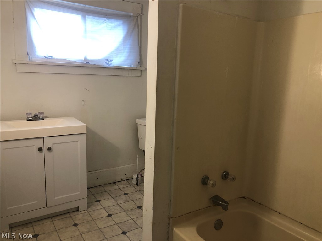 822 Highland Road NE Canton OH 44704