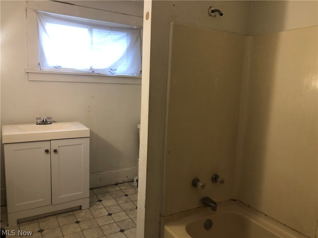 822 Highland Road NE Canton OH 44704