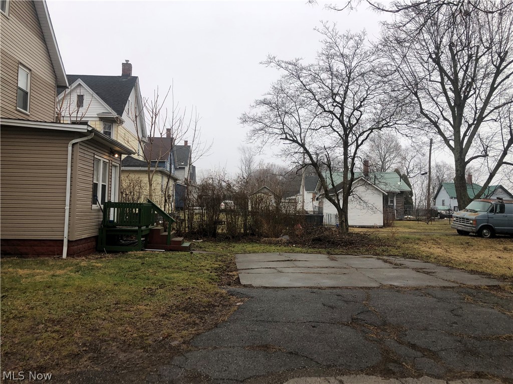 822 Highland Road NE Canton OH 44704