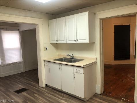 822 Highland Road NE Canton OH 44704