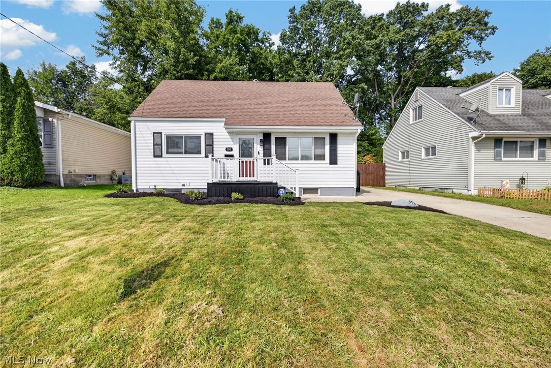 558 Alaho Street Akron OH 44305