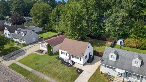 558 Alaho Street Akron OH 44305