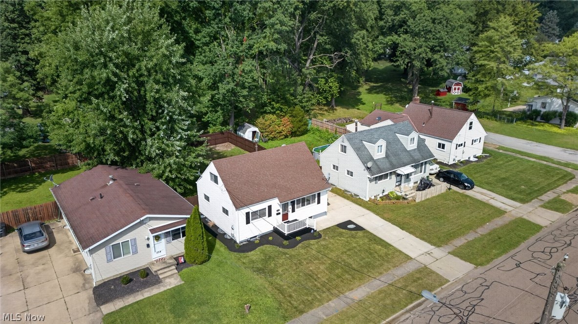 558 Alaho Street Akron OH 44305