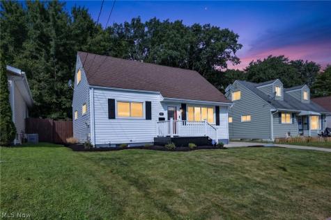 558 Alaho Street Akron OH 44305