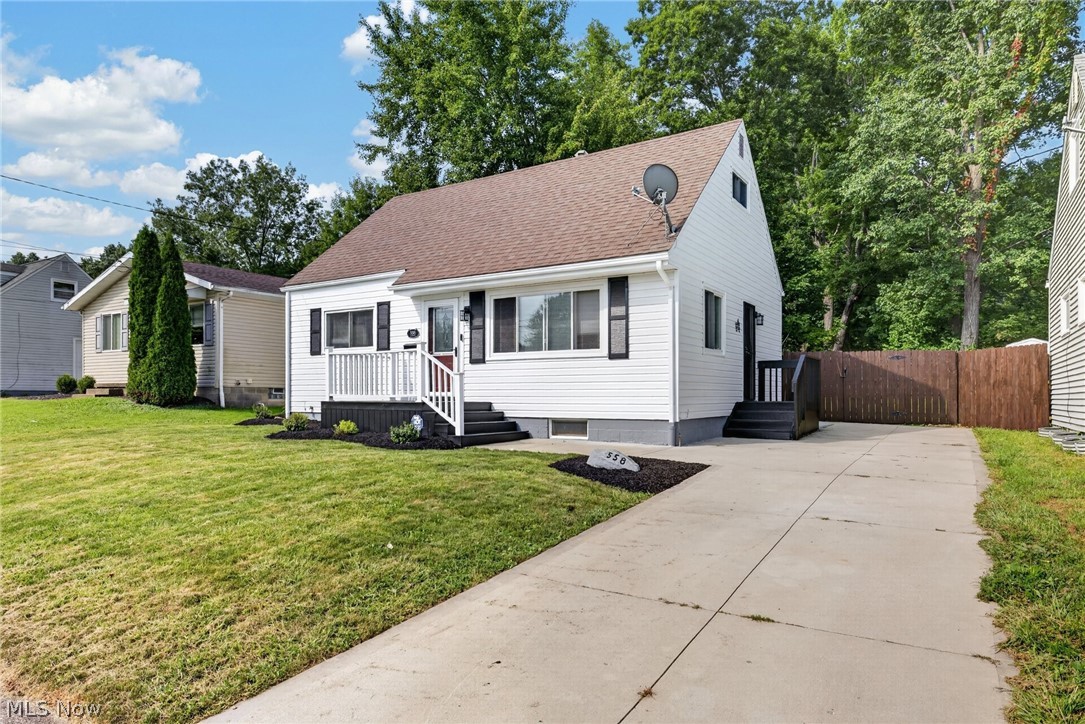 558 Alaho Street Akron OH 44305