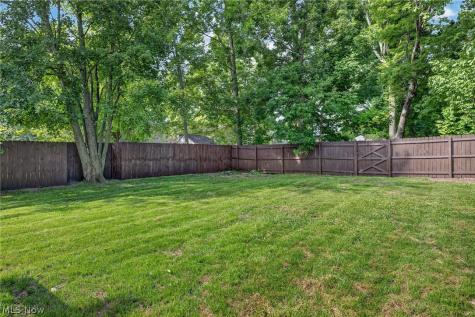 558 Alaho Street Akron OH 44305