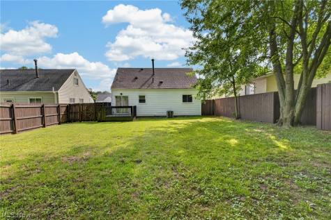 558 Alaho Street Akron OH 44305