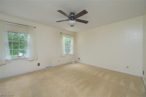 7749 Silver Fox Drive Youngstown OH 44512