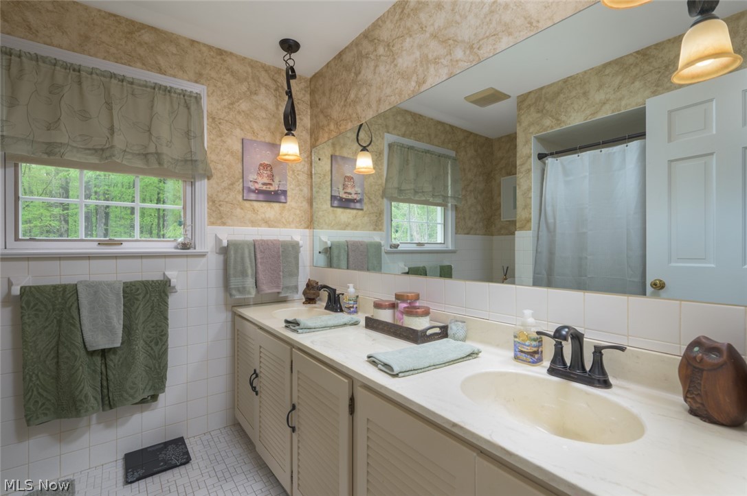 7749 Silver Fox Drive Youngstown OH 44512