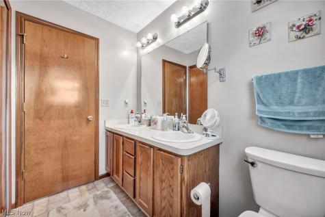 6472 Monroe Lane North Ridgeville OH 44039