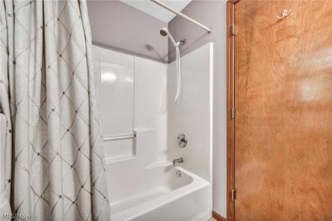 6472 Monroe Lane North Ridgeville OH 44039