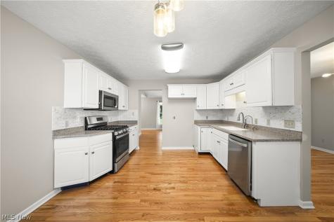 2573 Sandy Lake Road Ravenna OH 44266