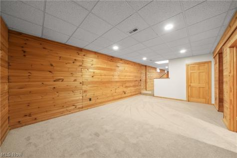 2573 Sandy Lake Road Ravenna OH 44266