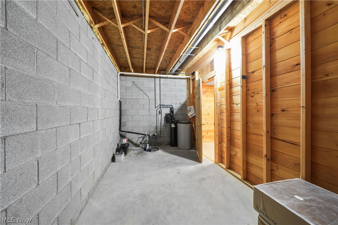 2573 Sandy Lake Road Ravenna OH 44266