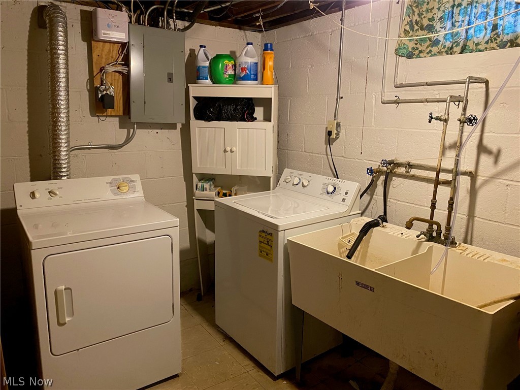 19601 Mayfair Lane Warrensville Heights OH 44128
