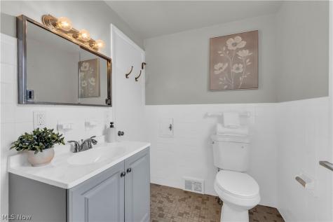 4107 Charlton Road South Euclid OH 44121