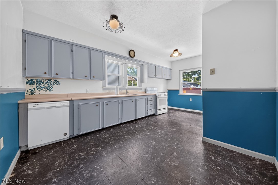703 W Main Street Conneaut OH 44030