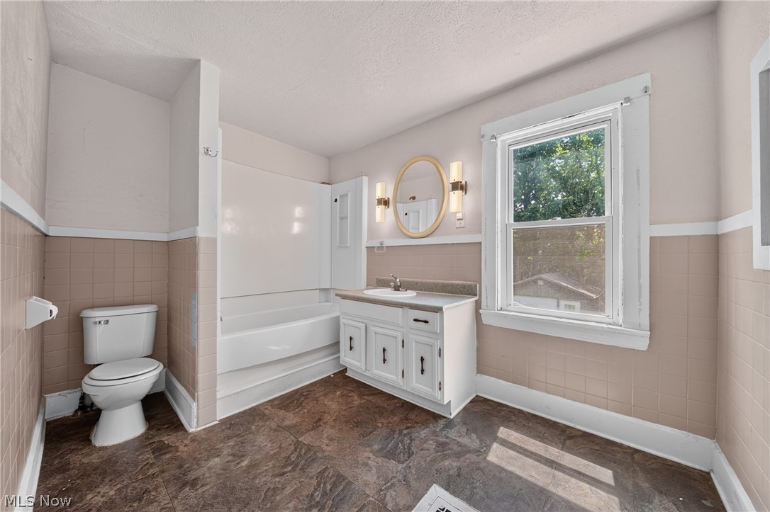 703 W Main Street Conneaut OH 44030
