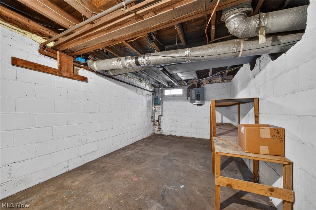 703 W Main Street Conneaut OH 44030
