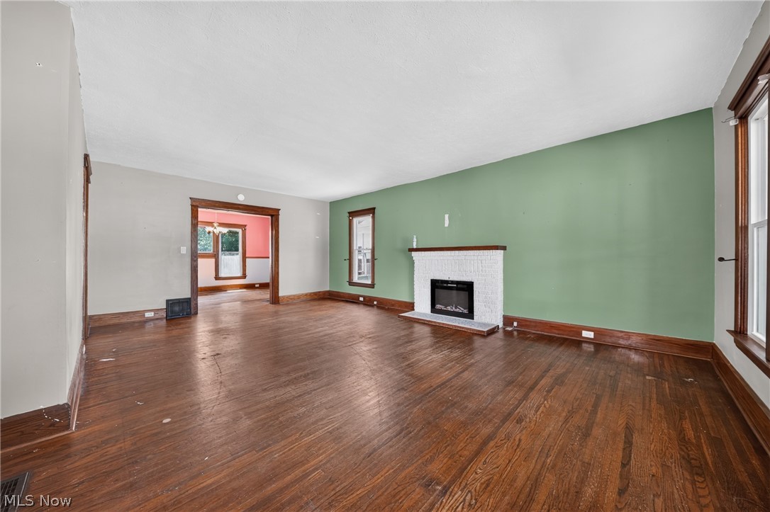 703 W Main Street Conneaut OH 44030