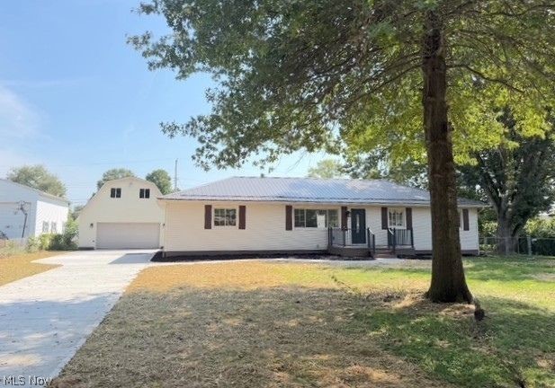 11349 East Avenue NE Sandyville OH 44671