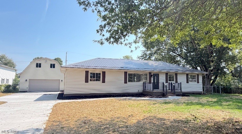 11349 East Avenue NE Sandyville OH 44671