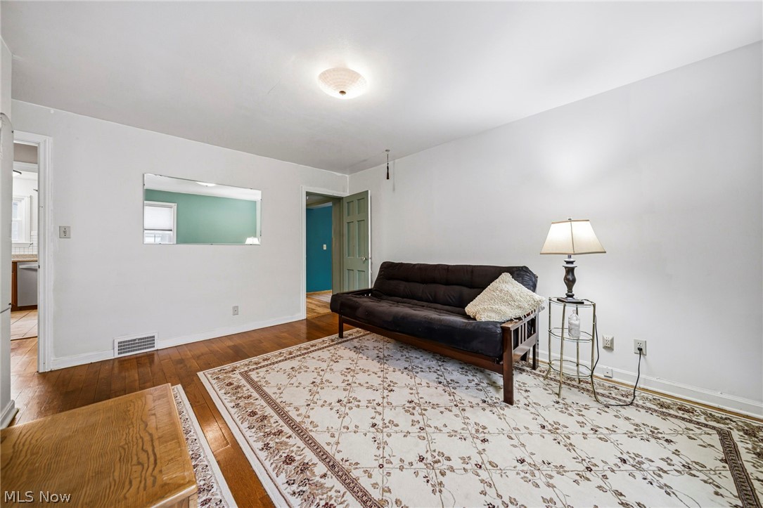 852 Englewood Road Cleveland Heights OH 44121