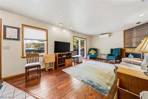 852 Englewood Road Cleveland Heights OH 44121