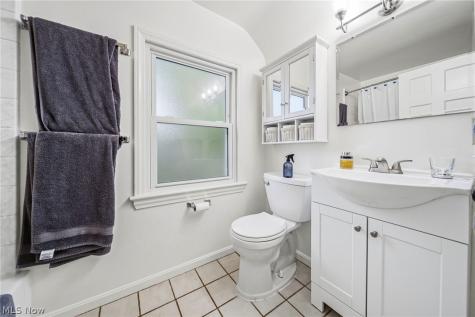852 Englewood Road Cleveland Heights OH 44121