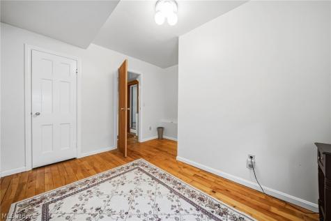 852 Englewood Road Cleveland Heights OH 44121