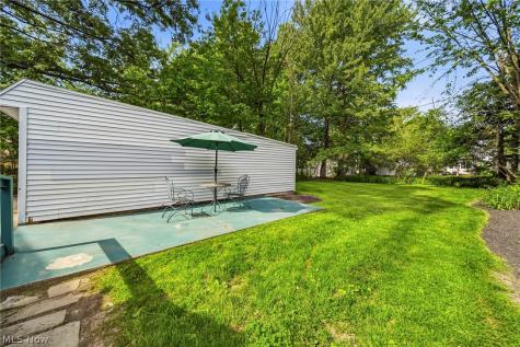 852 Englewood Road Cleveland Heights OH 44121