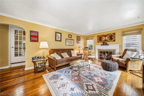 852 Englewood Road Cleveland Heights OH 44121
