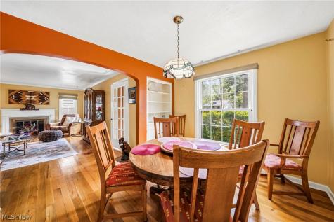 852 Englewood Road Cleveland Heights OH 44121