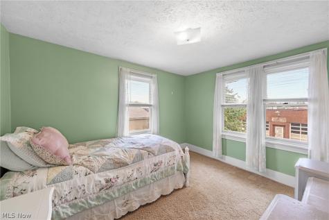 41 W Marion Street Doylestown OH 44230