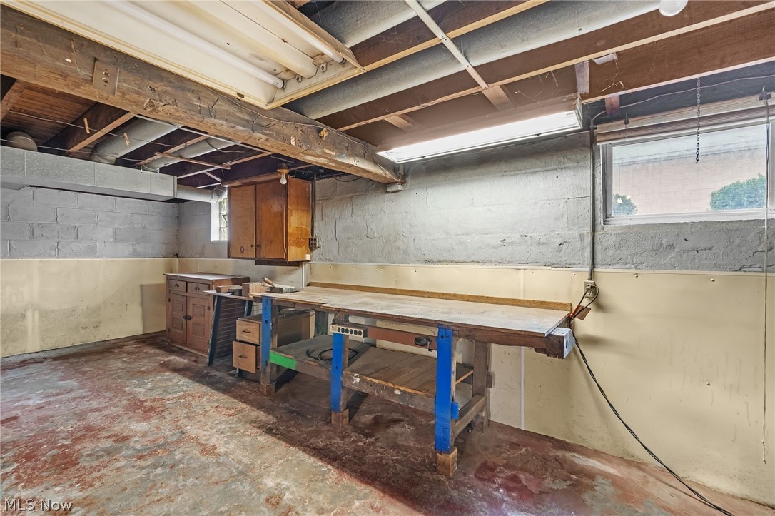 41 W Marion Street Doylestown OH 44230