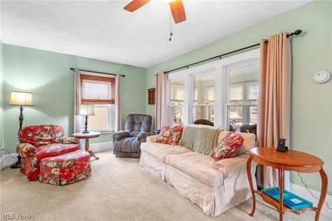 41 W Marion Street Doylestown OH 44230