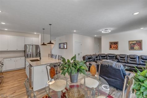 110 Harvest Way Elyria OH 44035
