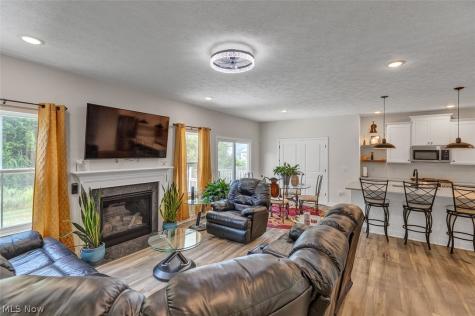110 Harvest Way Elyria OH 44035