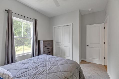 110 Harvest Way Elyria OH 44035