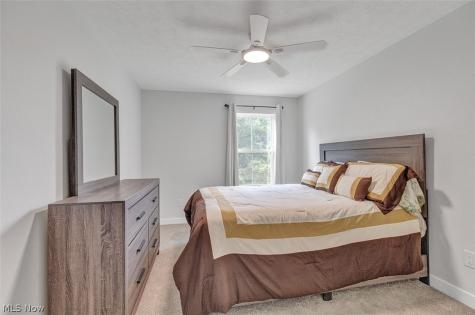 110 Harvest Way Elyria OH 44035