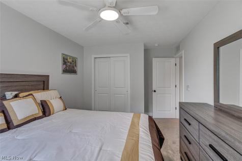 110 Harvest Way Elyria OH 44035