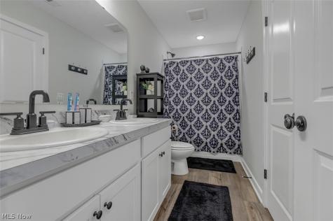 110 Harvest Way Elyria OH 44035