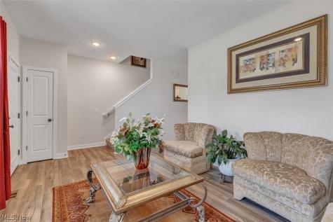 110 Harvest Way Elyria OH 44035