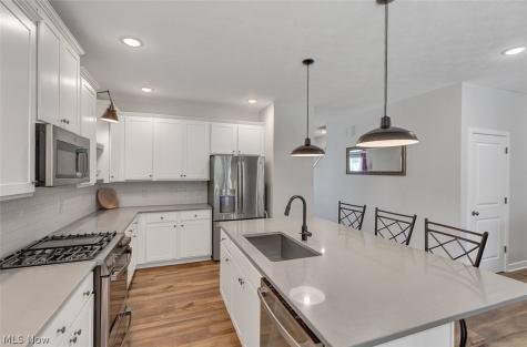 110 Harvest Way Elyria OH 44035