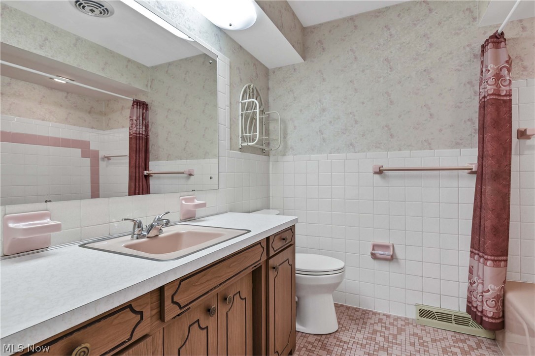 8089 Wesley Drive Strongsville OH 44136