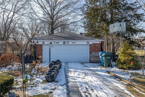 37891 Lake Drive Avon OH 44011
